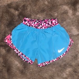Girls Nike 2t